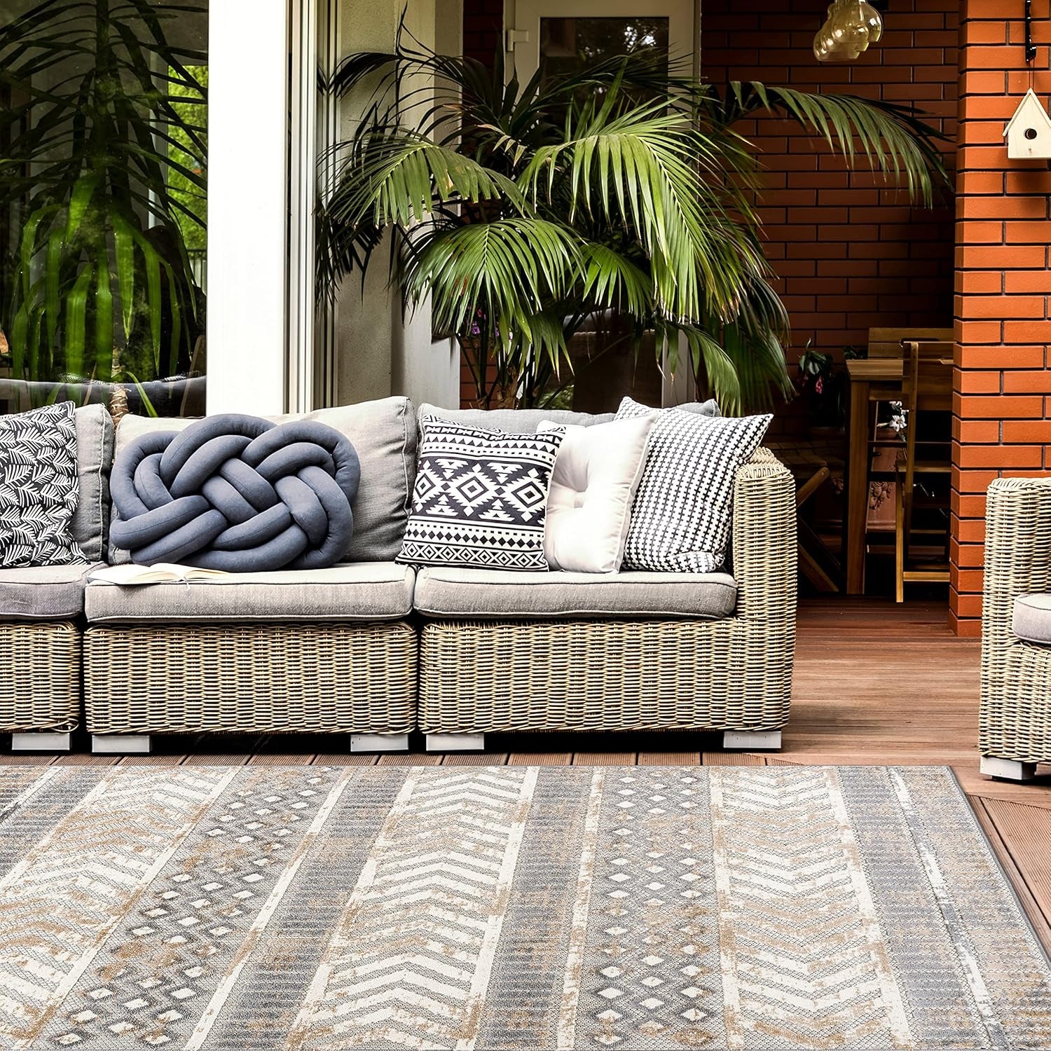 Distressed Geometric Indoor/Outdoor Area Rug 7'10" X 10' Beige